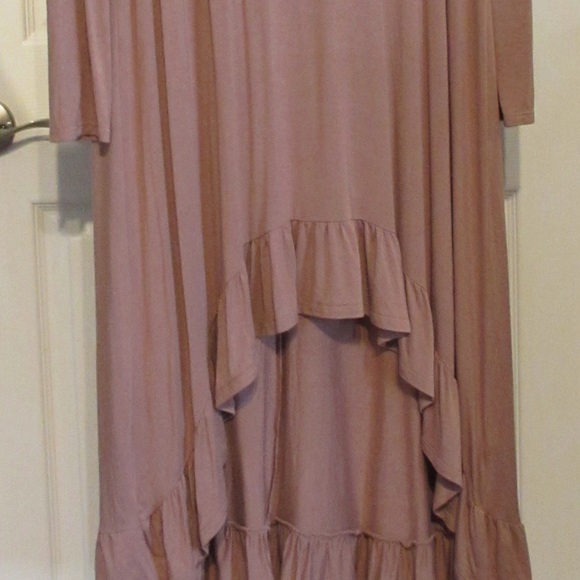 Forever 21 • Woman's Blush High-Low Long Sleeve Dress with Ruffle Hem - Picture 3 of 5